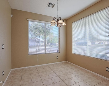 8203 W Tonto Lane - Photo Thumbnail 5