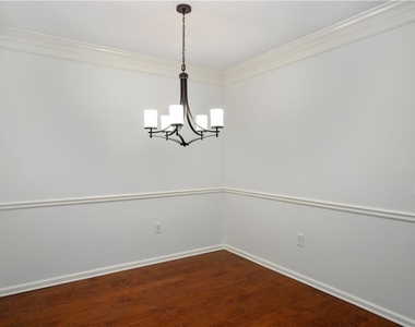 3334 Peachtree Road Ne - Photo Thumbnail 5