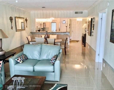 2751 N Palm Aire Dr - Photo Thumbnail 6