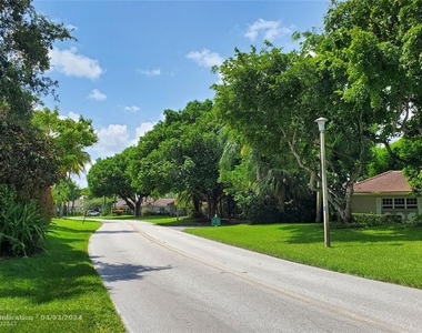 3000 N Palm Aire Dr - Photo Thumbnail 48