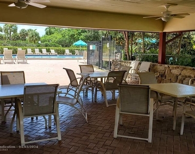 3000 N Palm Aire Dr - Photo Thumbnail 10