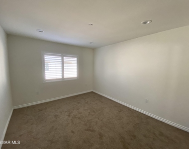 1222 Vista Heights Court - Photo Thumbnail 17