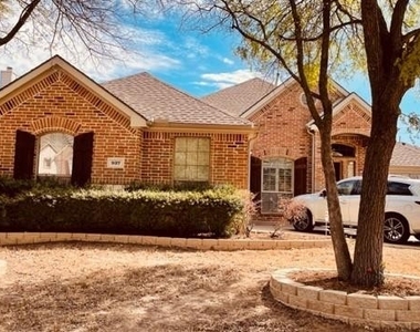 937 Redbird Lane - Photo Thumbnail 0