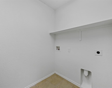 1436 Willoughby Way - Photo Thumbnail 14