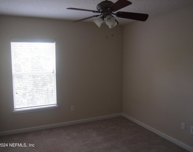 8204 White Falls Boulevard - Photo Thumbnail 10