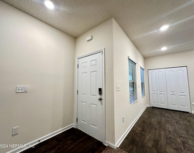 336 Aralia Lane - Photo Thumbnail 7