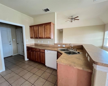 4812 Indio Lane - Photo Thumbnail 6