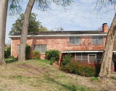 706 Winifred Drive - Photo Thumbnail 13