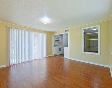 1162 Lake Forest Boulevard - Photo Thumbnail 13