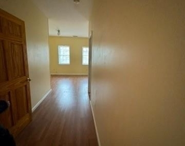 1142 Forest Avenue - Photo Thumbnail 17