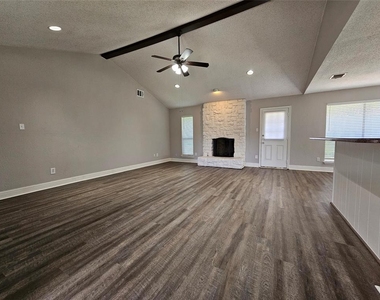 1508 Sweetwater Circle - Photo Thumbnail 1