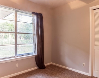 2905 Acorn Trail - Photo Thumbnail 16