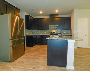 3129 Solana Circle - Photo Thumbnail 9