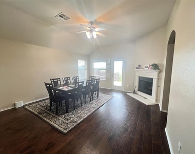 2808 Appaloosa Court - Photo Thumbnail 10