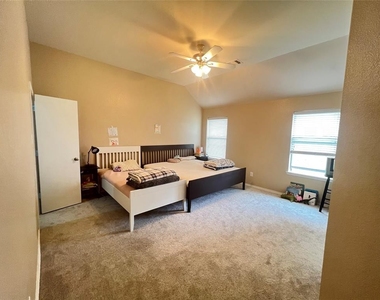 2808 Appaloosa Court - Photo Thumbnail 4