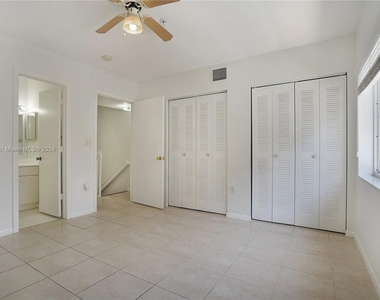 171 Riviera Cir - Photo Thumbnail 31