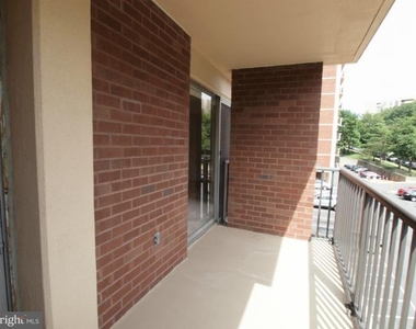 1300 Army Navy Dr - Photo Thumbnail 27