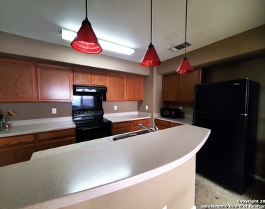 5430 Tomas Circle - Photo Thumbnail 7