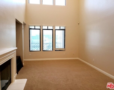 5625 Crescent Park - Photo Thumbnail 6