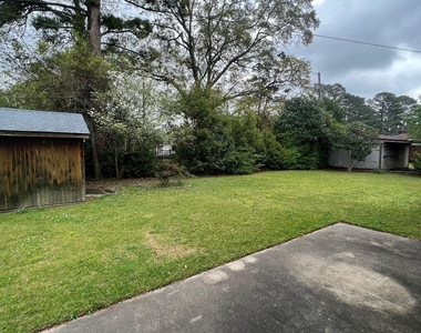 2805 Crockett Drive - Photo Thumbnail 14