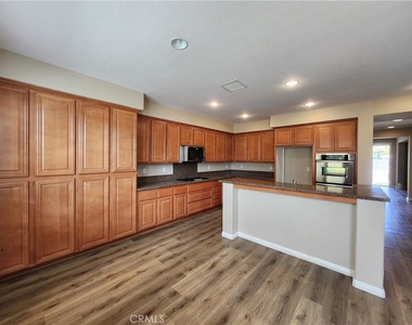 14212 Cherry Creek Circle - Photo Thumbnail 7