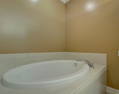 4307 Corrine Drive - Photo Thumbnail 22