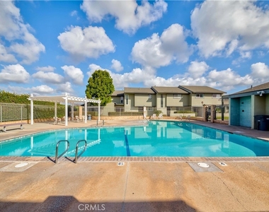 5553 Cajon Avenue - Photo Thumbnail 2