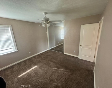 1022 E Erna Avenue - Photo Thumbnail 10