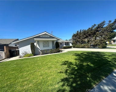 1371 S Loara Street - Photo Thumbnail 13