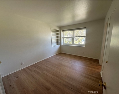 1371 S Loara Street - Photo Thumbnail 5