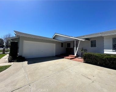 1371 S Loara Street - Photo Thumbnail 11