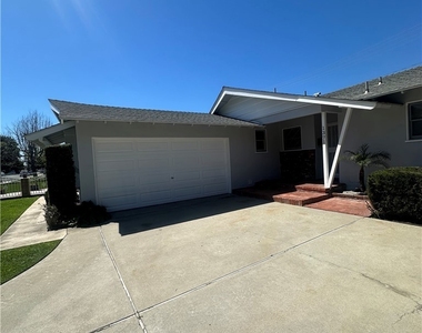 1371 S Loara Street - Photo Thumbnail 16