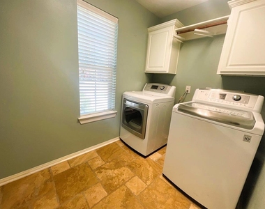 3215 Canna Lily Court - Photo Thumbnail 30