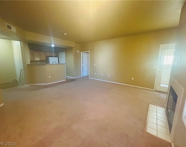 8555 W Russell Road - Photo Thumbnail 14