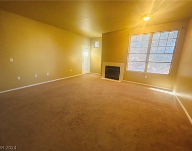 8555 W Russell Road - Photo Thumbnail 8