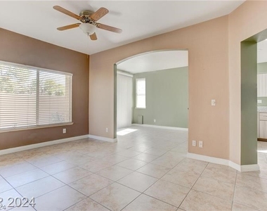 2528 Golden Sands Drive - Photo Thumbnail 12