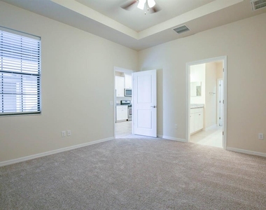 5609 Hometown Lane - Photo Thumbnail 9