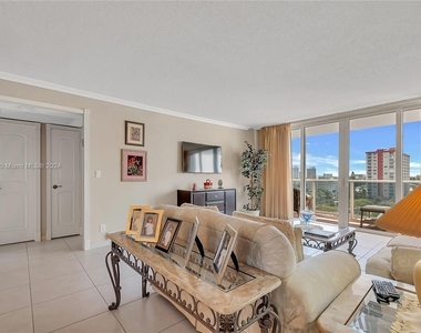 3140 S Ocean Dr - Photo Thumbnail 7