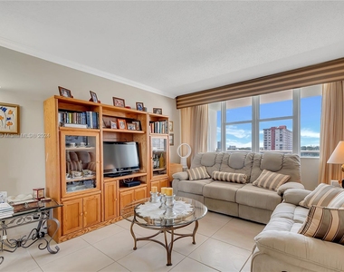 3140 S Ocean Dr - Photo Thumbnail 10