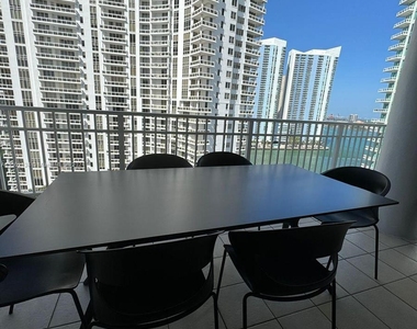 801 Brickell Key Blvd - Photo Thumbnail 27