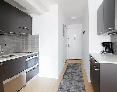 East 39th Street - Photo Thumbnail 2