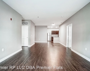 60 Premier Ave - Photo Thumbnail 13