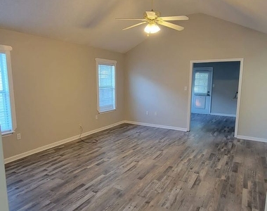 3010 Asbury Cir - Photo Thumbnail 1