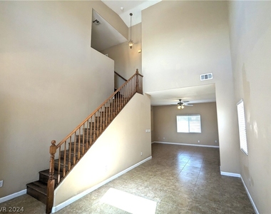 5220 El Pescador Avenue - Photo Thumbnail 3