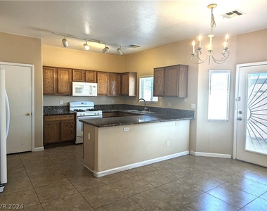 5220 El Pescador Avenue - Photo Thumbnail 9