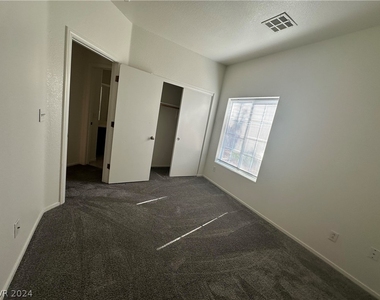 930 Wembly Hills Place - Photo Thumbnail 13