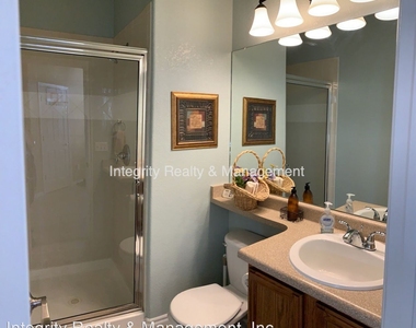 3025 Redhaven Way - Photo Thumbnail 9