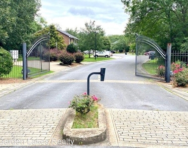 Summerstone Dr - Photo Thumbnail 0