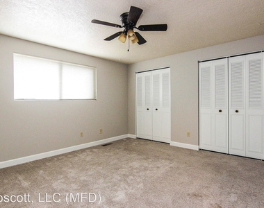 1684 8th Ave - Apt. 18 - Photo Thumbnail 3