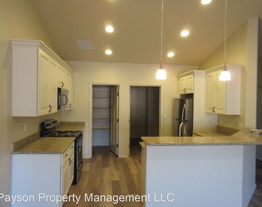 209 N Durango Court - Photo Thumbnail 4